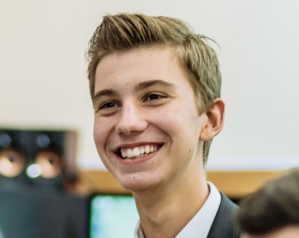 Денис Любарец, выпускник ШКИТ, студент